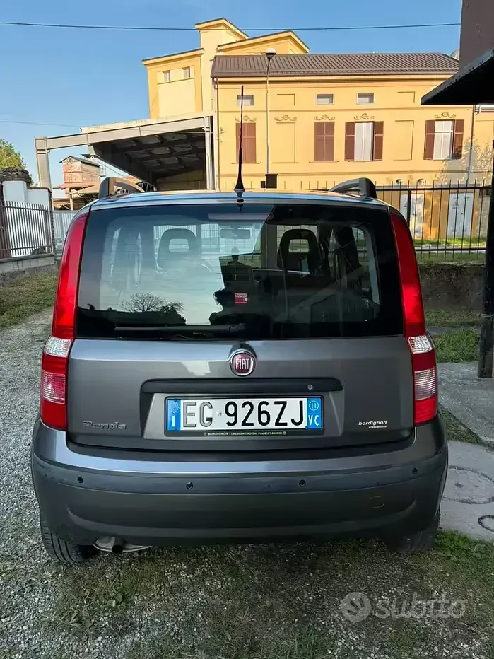 Usata Fiat Panda Dynamic 69 CV (50 kW) 2011 Grigio Utilitaria