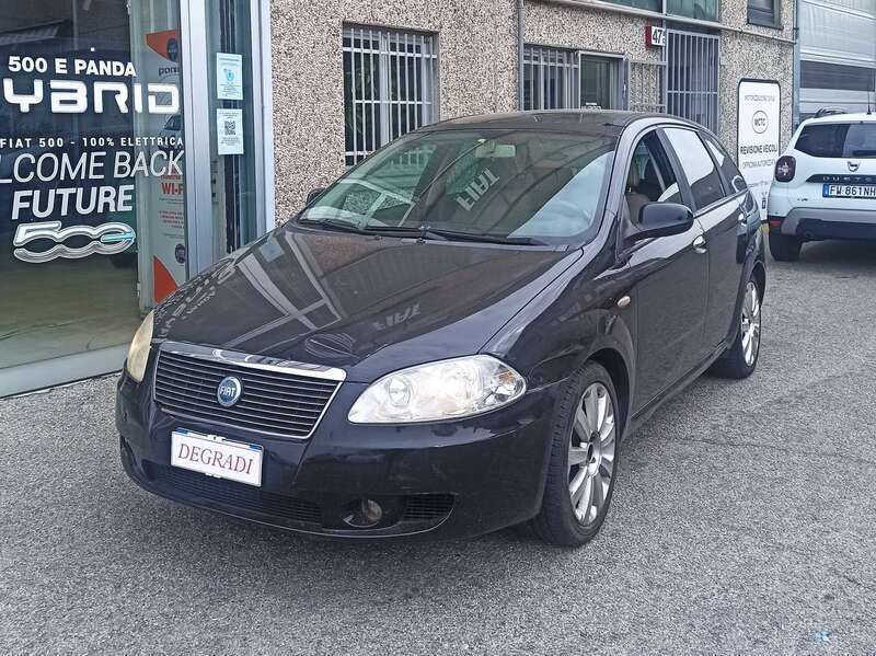 Nero Usata 2008 Fiat Croma Emotion Tre volumi | 2500 € (Buon prezzo) - Immagine 1/4
