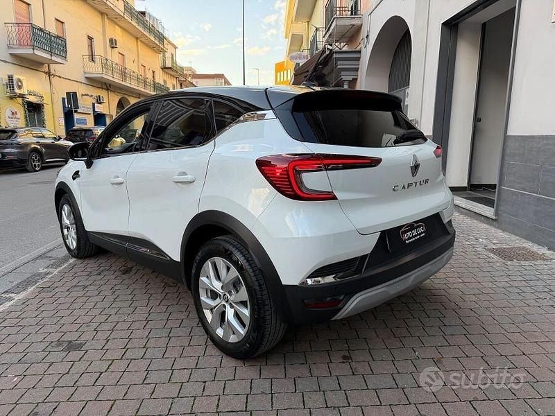 Usata Renault Captur Intens 100 CV (73 kW) 2023 Bianco SUV