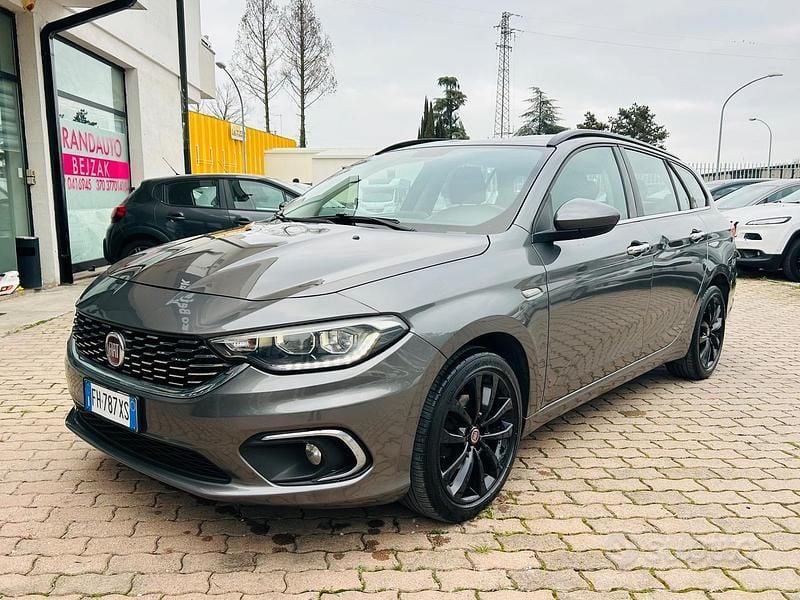 Usata Fiat Tipo Lounge 120 CV (88 kW) 2017 Grigio Station wagon