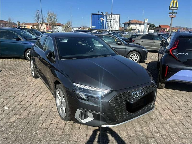 Usata Audi A3 S-Line 110 CV (80 kW) 2022 Grigio Berlina