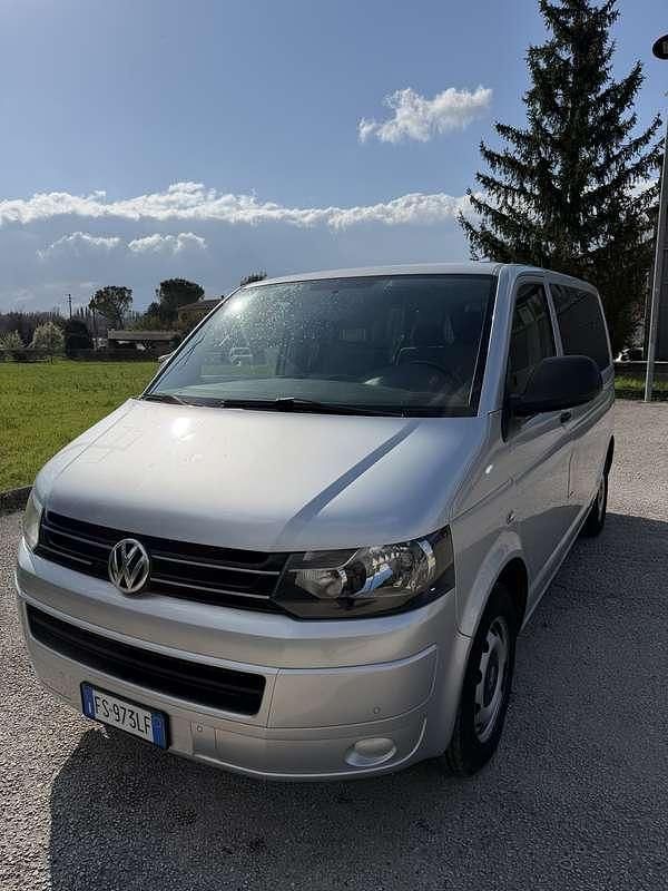 Usata VW Multivan Comfortline 140 CV (102 kW) 2012 Argento Monovolume