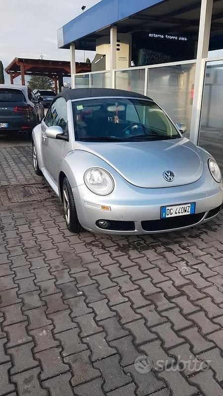 Usata VW Beetle Cabriolet 105 CV (77 kW) 2006 Grigio Cabrio