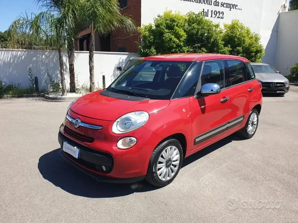Begagnad Fiat 500L Pop 120 HK (88 kW) 2015 Röd Minibuss