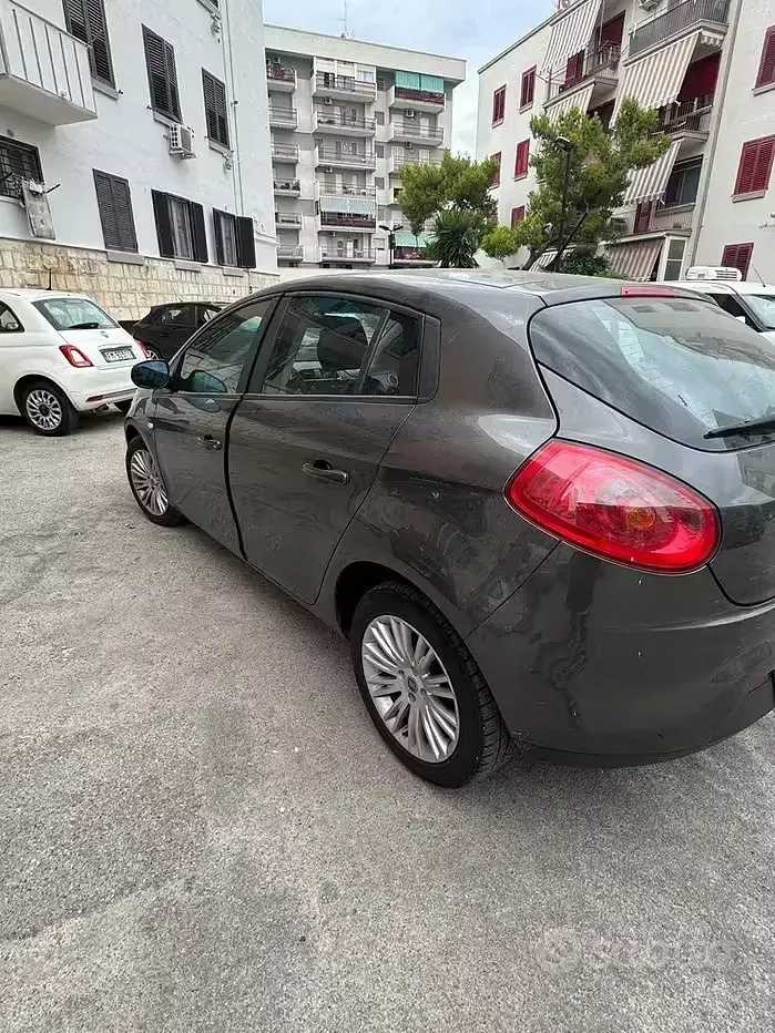 Usata Fiat Bravo 105 CV (77 kW) 2008 Grigio Utilitaria