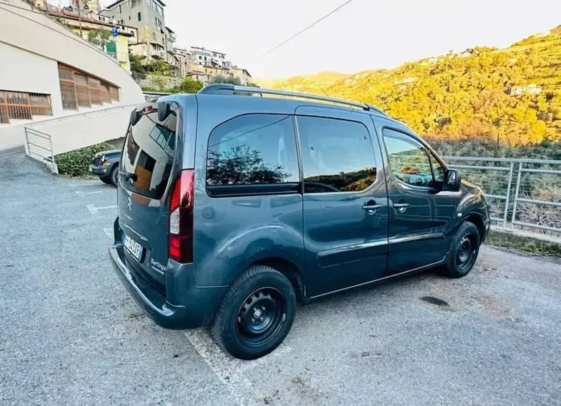 Usata Citroën Berlingo 99 CV (72 kW) 2016 Grigio Monovolume
