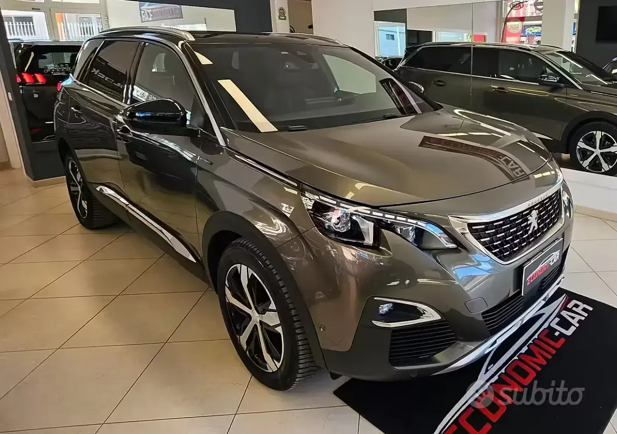 Usata Peugeot 5008 GT-line 131 CV (96 kW) 2019 Verde SUV