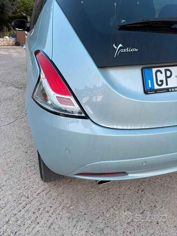 Usata Lancia Ypsilon Gold 69 CV (50 kW) 2023 Utilitaria