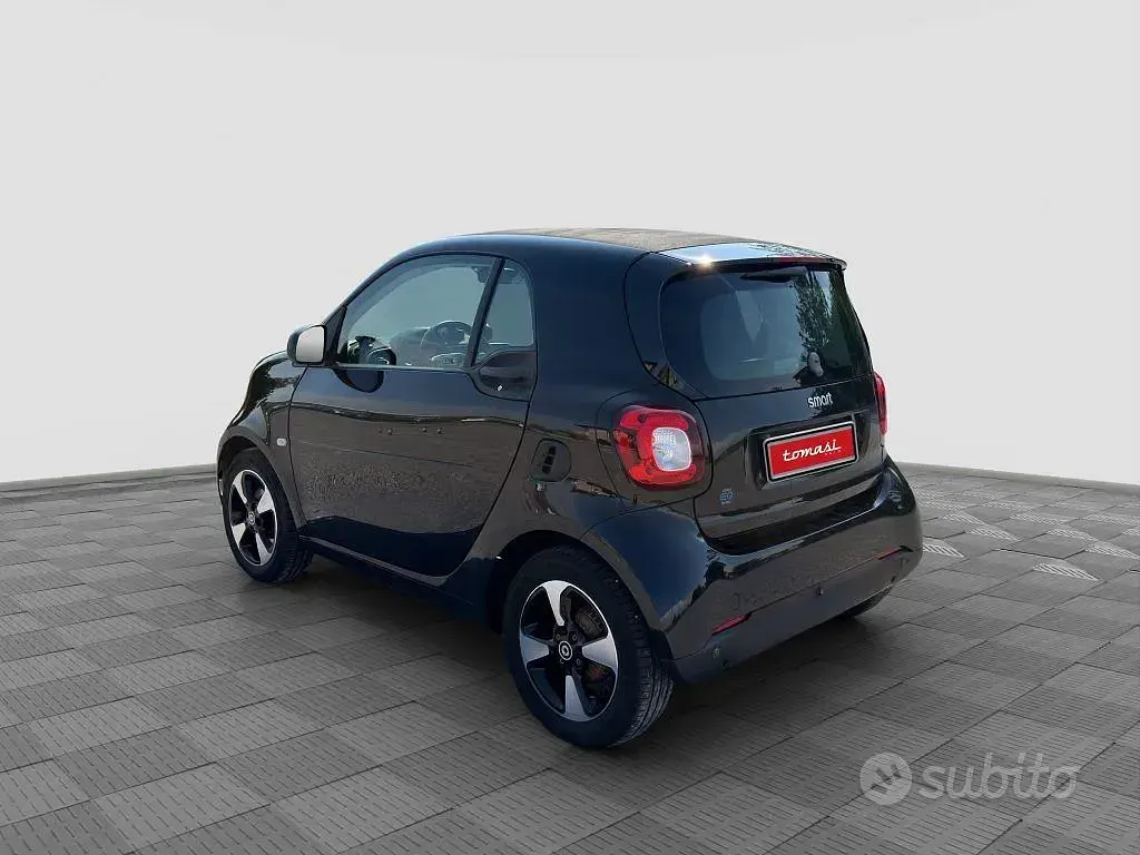 Usata Smart ForTwo Electric Drive Passion 41 kW (56 CV) 2021 Black con tridion black
