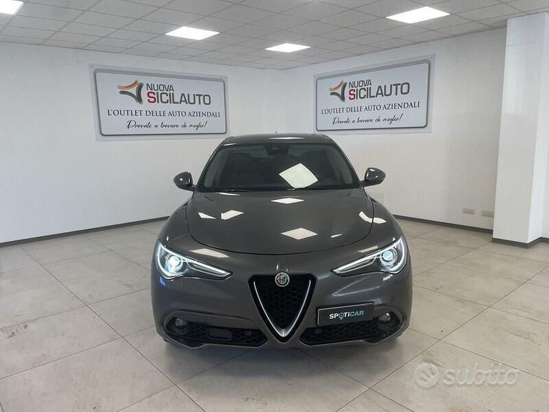 Grigio Usata 2019 Alfa Romeo Stelvio Lusso SUV | 27.900 € (Molto cara) - Immagine 1/4