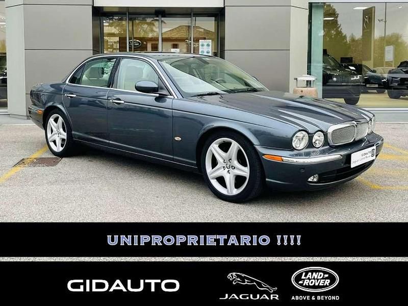 Usata Jaguar XJ Executive 207 CV (152 kW) 2007 Grigio Berlina