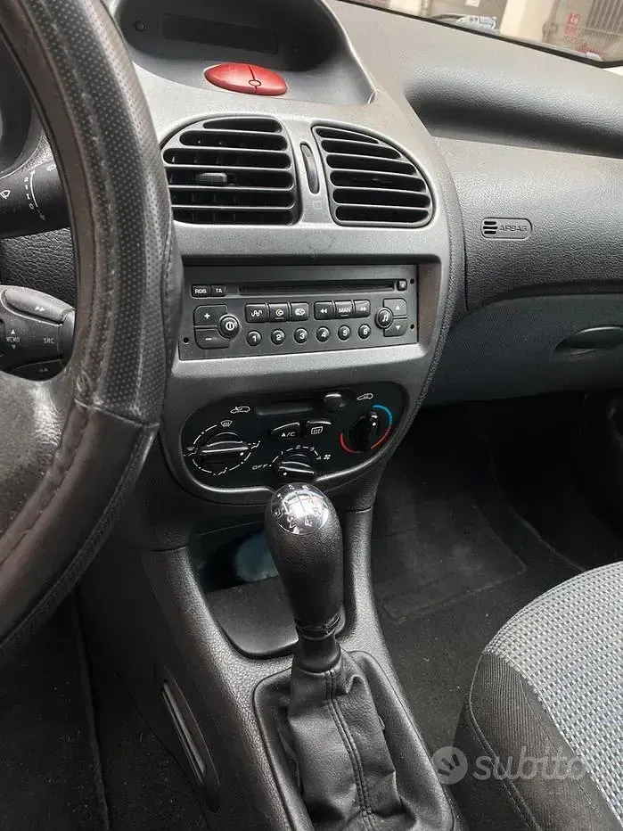 Usata Peugeot 206 75 CV (55 kW) 2006 Grigio Berlina