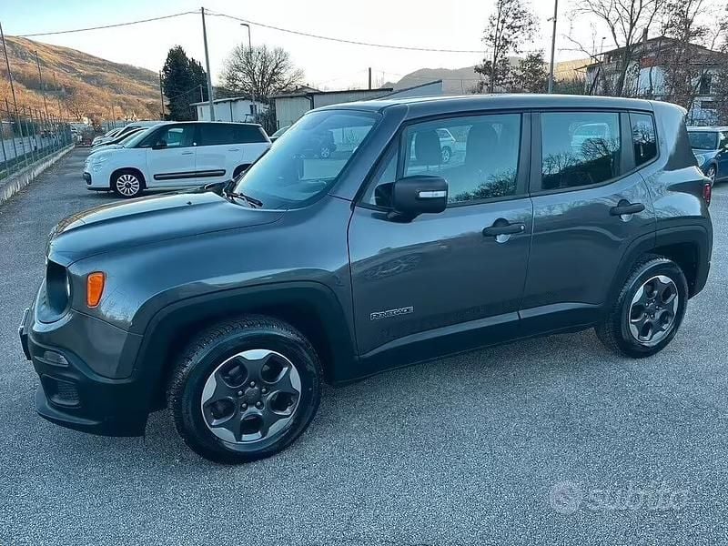 Usata Jeep Renegade Sport 95 CV (69 kW) 2017 Grigio SUV