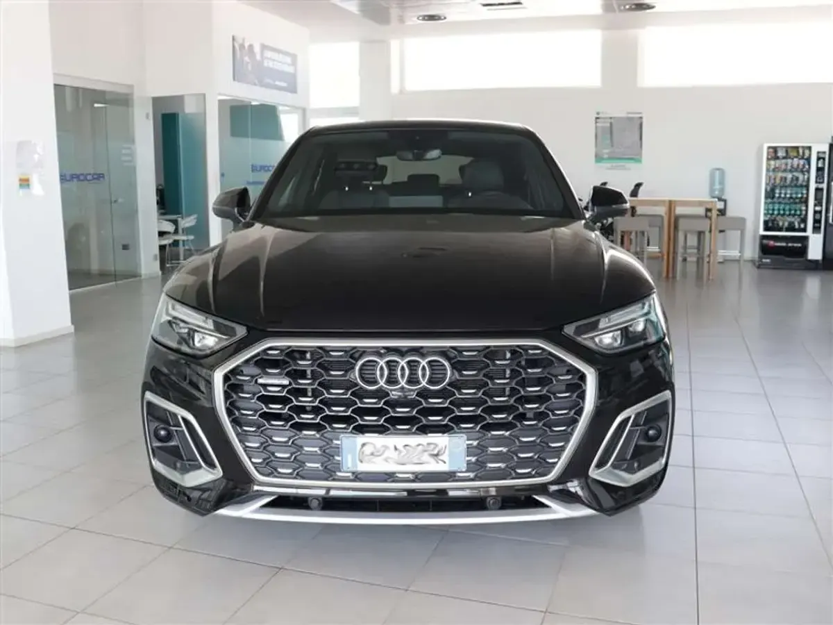 Usata Audi Q5 Sportback S-Line 265 CV (194 kW) 2021 Nero / black SUV
