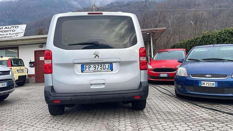 Usata Peugeot Traveller 116 CV (85 kW) 2018 Argento Monovolume