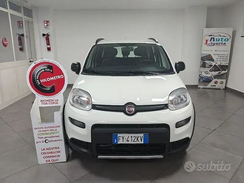 Usata Fiat Panda 4x4 S 86 CV (63 kW) 2020 Bianco Utilitaria