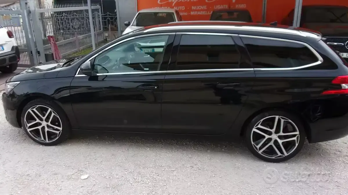 Usata Peugeot 308 Allure 120 CV (88 kW) 2018 Nero Station wagon