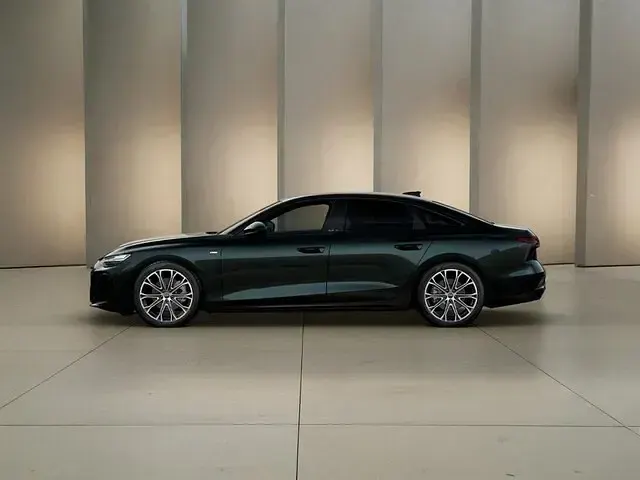 Nuova Audi A6 Business 204 CV (150 kW) 2026 Verde midnight metallizzato Berlina