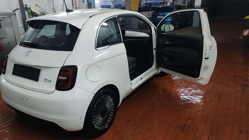 Usata Fiat 500e Passion 42 kW (58 CV) 2020 Utilitaria