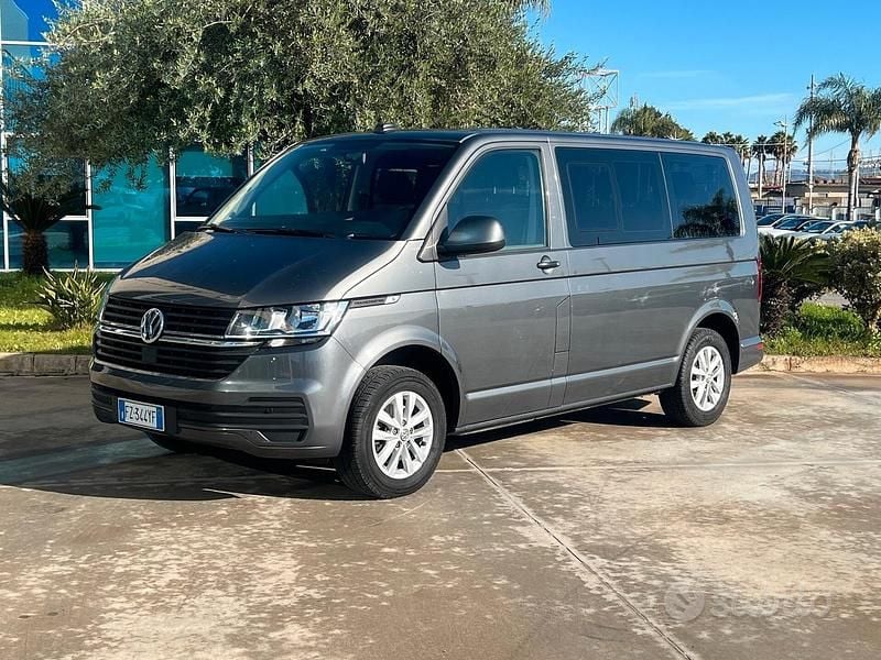 Usata VW Transporter 150 CV (110 kW) 2020 Grigio Furgone