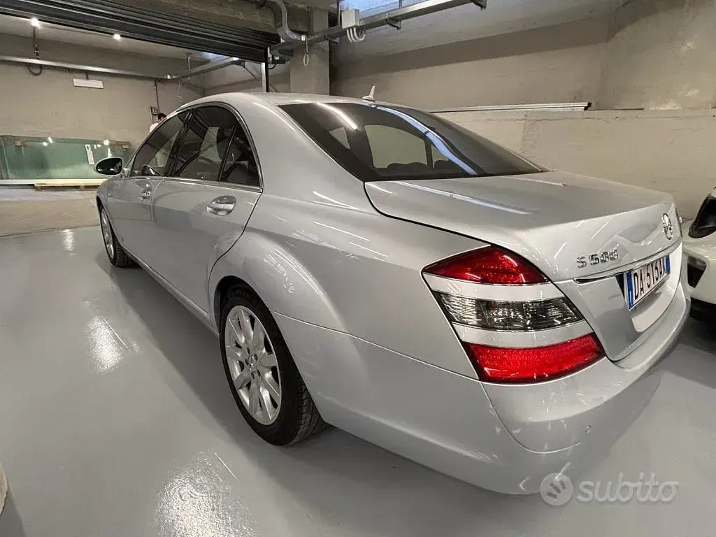 Usata Mercedes S500 387 CV (284 kW) 2006 Argento Berlina