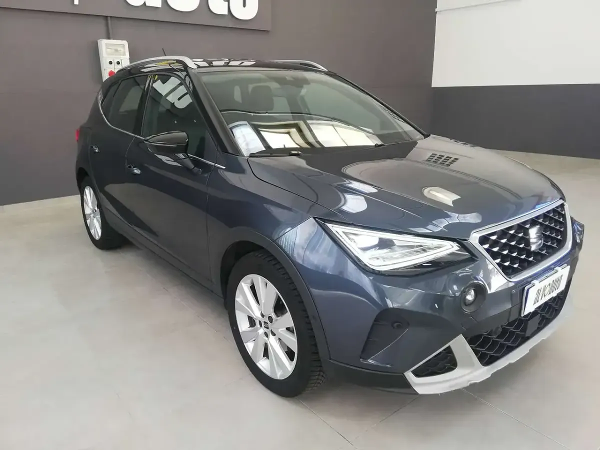 Usata Seat Arona Xperience 110 CV (80 kW) 2023 Argento SUV