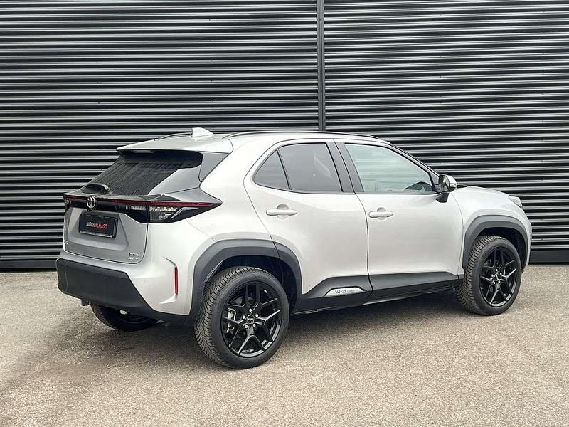 Usata Toyota Yaris Cross Lounge 131 CV (96 kW) 2024 Argento SUV