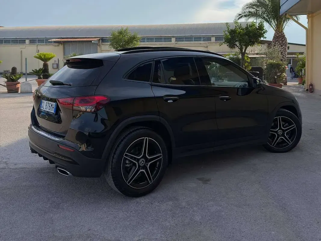 Usata Mercedes GLA200 Premium 150 CV (110 kW) 2022 Nero SUV
