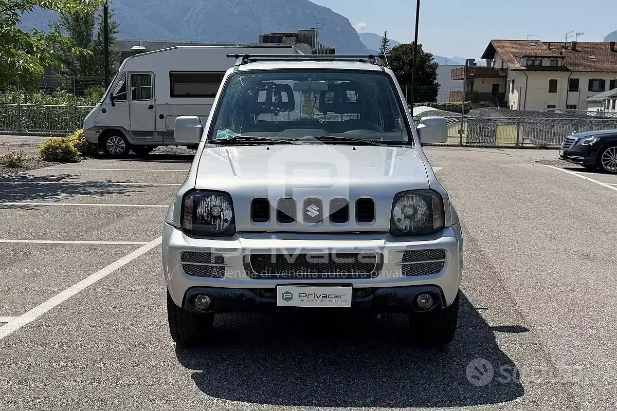 Usata Suzuki Jimny 85 CV (62 kW) 2007 Grigio SUV