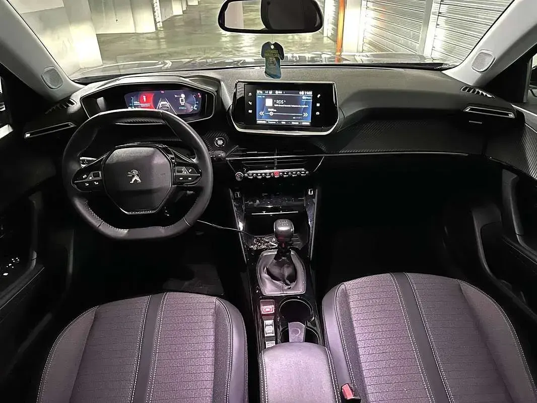 Usata Peugeot 2008 Allure 102 CV (75 kW) 2022 Argento SUV