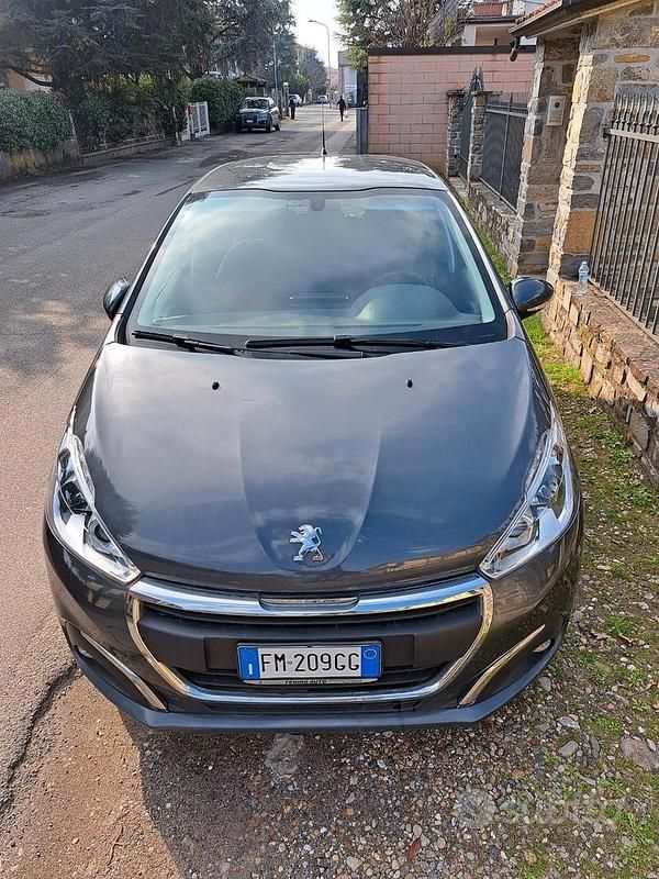 Usata Peugeot 208 Allure 82 CV (60 kW) 2017 Grigio Utilitaria