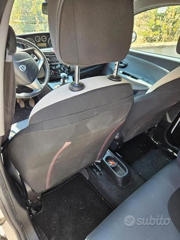 Usata Lancia Ypsilon 54 CV (39 kW) 2014 Utilitaria