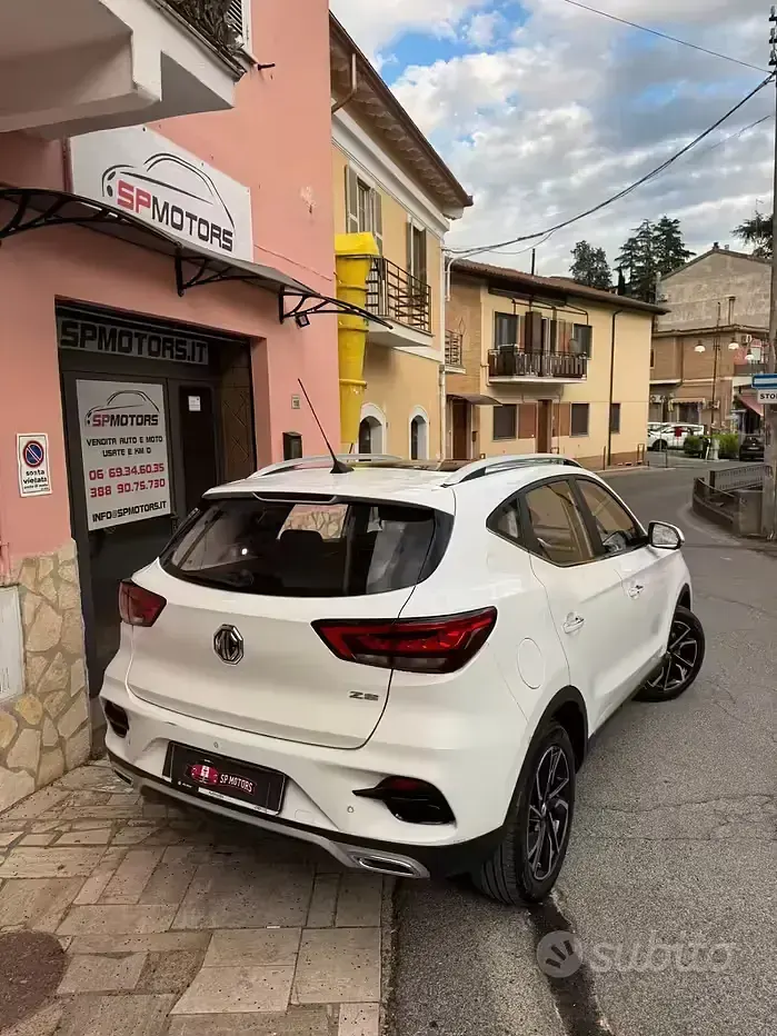 Usata MG ZS Luxury 111 CV (81 kW) 2024 Bianco SUV