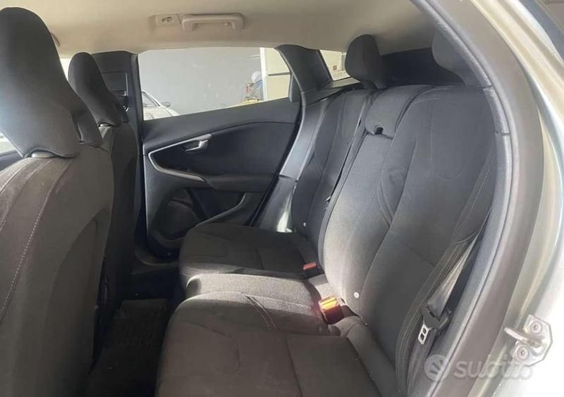 Usata Volvo V40 CC Momentum 190 CV (139 kW) 2014 Grigio Station wagon