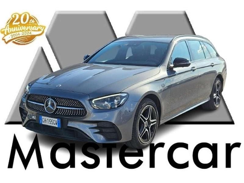 Usata Mercedes E300 Premium 265 CV (194 kW) 2022 Grigio Station wagon