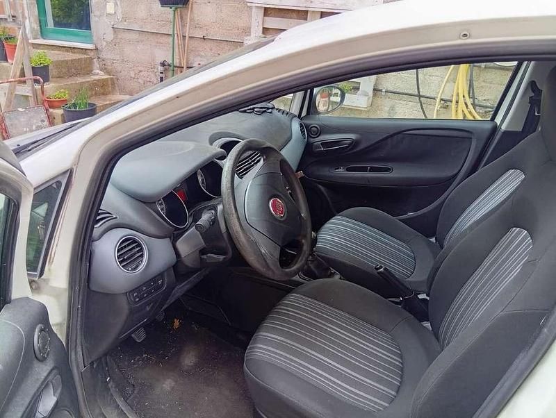 Usata Fiat Punto Evo Active 69 CV (50 kW) 2009 Bianco Utilitaria