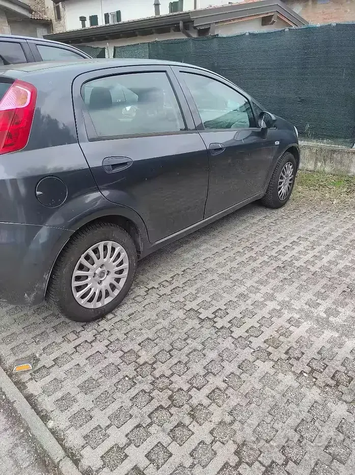 Usata Fiat Punto 65 CV (47 kW) 2010 Grigio Utilitaria