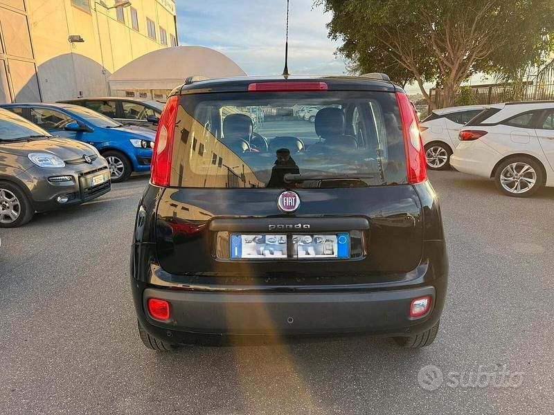 Usata Fiat Panda Lounge 69 CV (50 kW) 2017 Nero Utilitaria