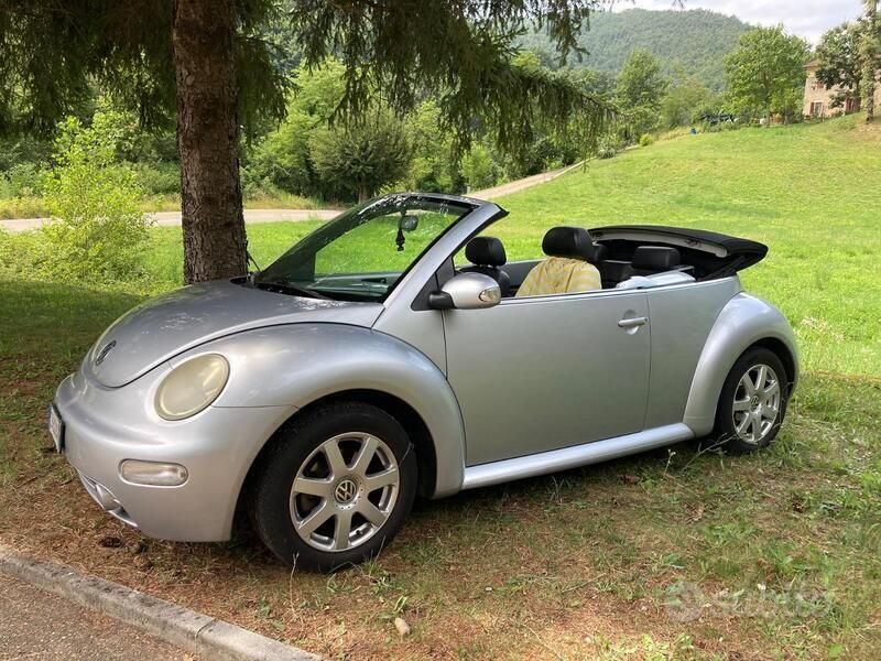 Usata VW New Beetle Cabriolet 75 CV (55 kW) 2003 Grigio Cabrio