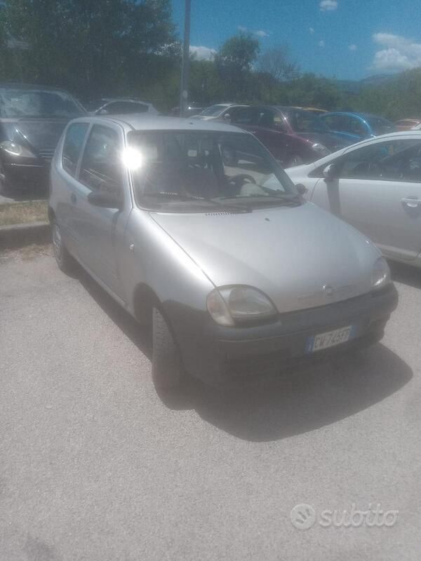 Grigio Usata 2004 Fiat Seicento Due volumi | 1500 € (Buon prezzo) - Immagine 1/2