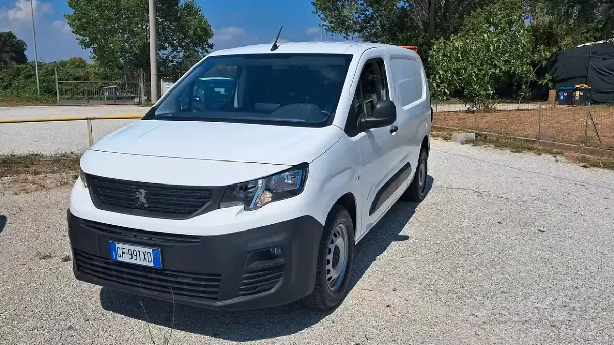 Usata Peugeot Partner 102 CV (75 kW) 2021 Bianco Monovolume
