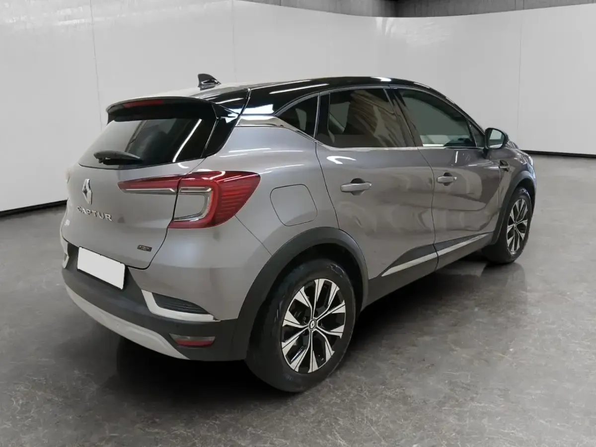 Usata Renault Captur Techno 143 CV (105 kW) 2023 Grigio SUV