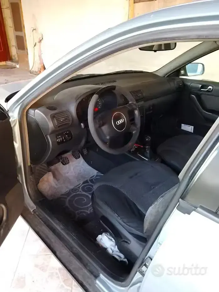 Usata Audi A3 130 CV (95 kW) 2001 Grigio Utilitaria