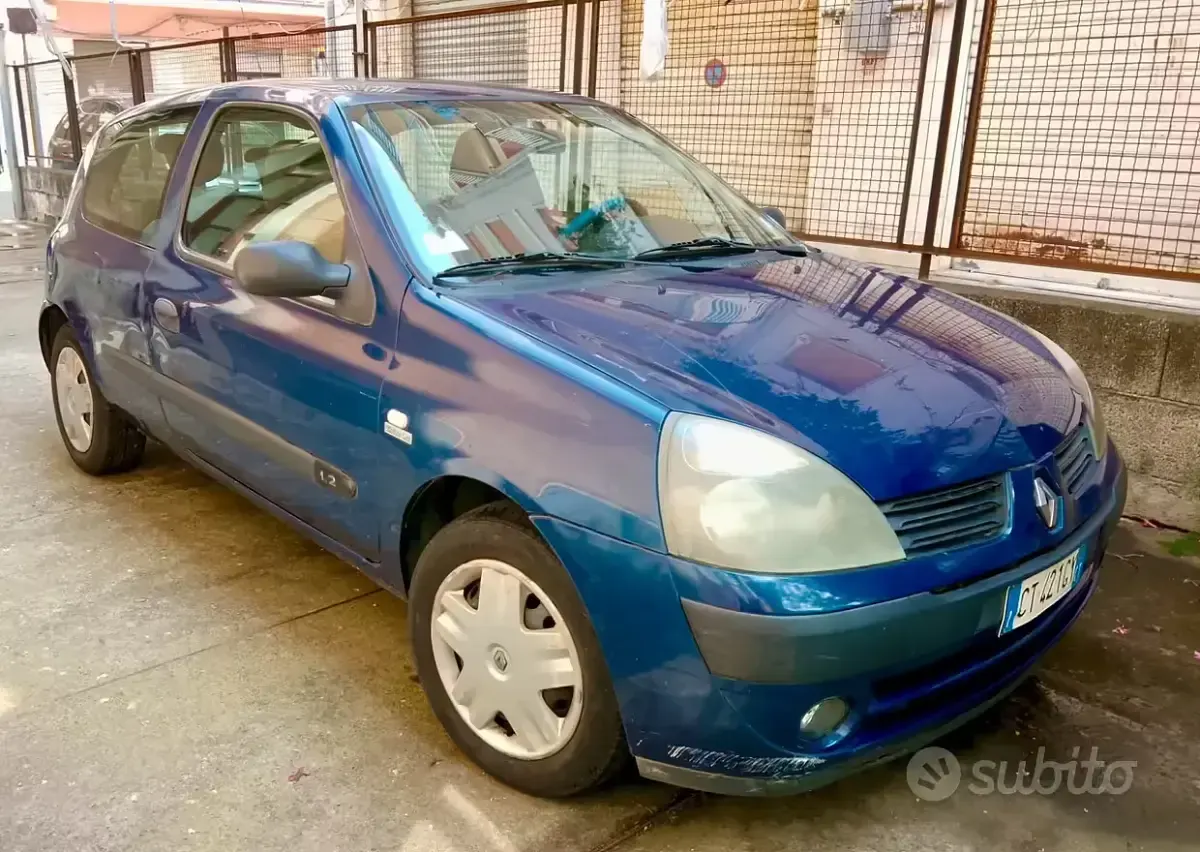 Usata Renault Clio II 58 CV (42 kW) 2005 Blu Berlina
