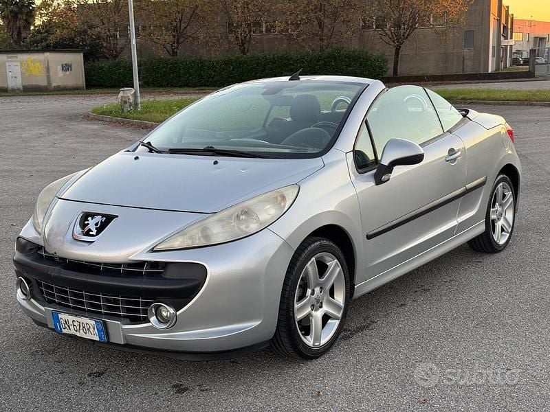 Usata Peugeot 207 CC 120 CV (88 kW) 2008 Grigio Cabrio