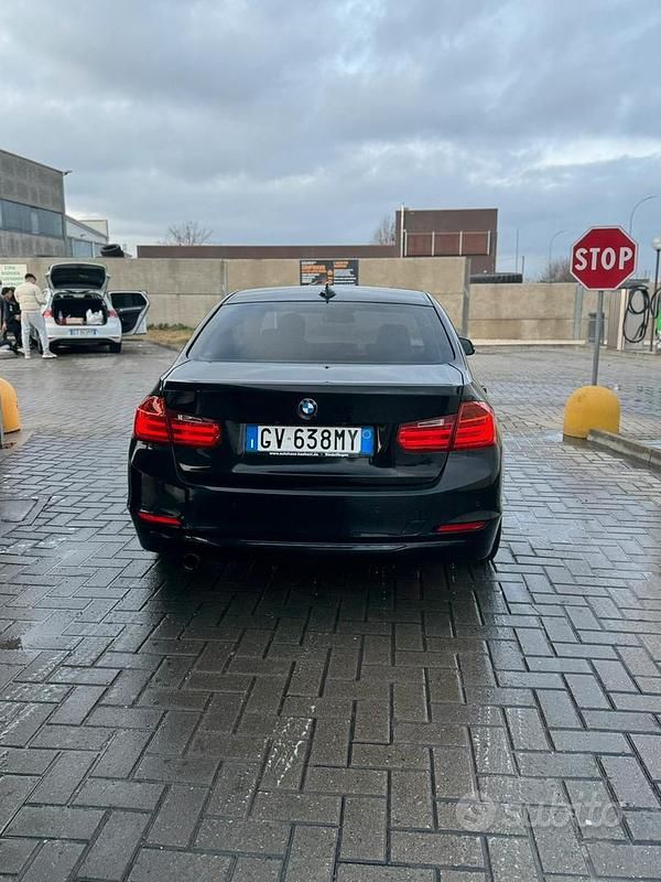 Usata BMW 320 Sport Line 184 CV (135 kW) 2012 Nero Berlina
