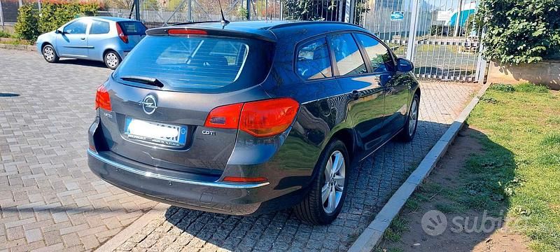 Usata Opel Astra Sport 80 CV (58 kW) 2014 Station wagon