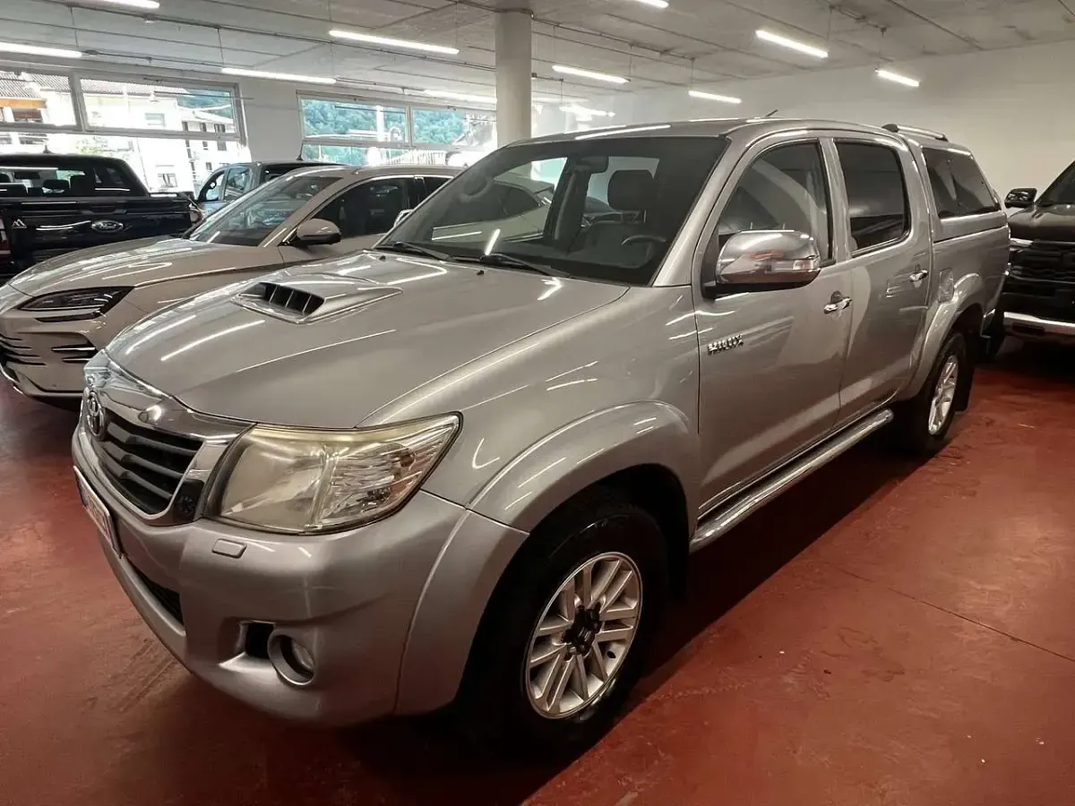 Usata Toyota HiLux 171 CV (125 kW) 2016 Argento Pick-up