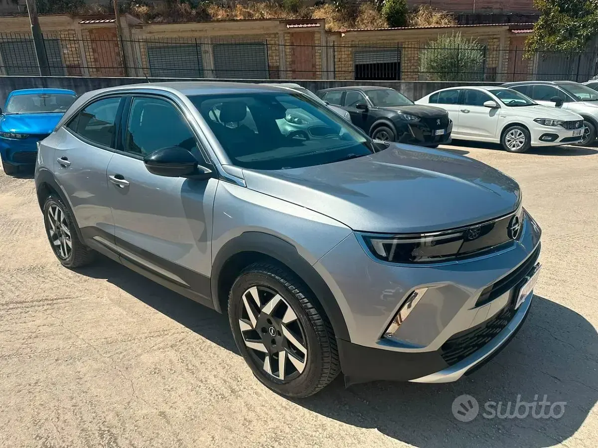 Usata Opel Mokka Elegance 101 CV (74 kW) 2023 Grigio SUV