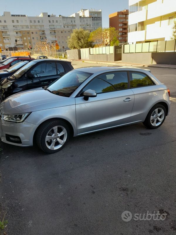 Grigio Usata 2015 Audi A1 Due volumi | 14.000 € - Immagine 1/1